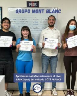 🎓🇫🇷 ¡Felicidades, Grupo Mont Blanc! 🇫🇷🎓

Hoy celebramos un gran logro: nuestros alumnos aprobaron satisfactoriamente el nivel Básico (A1) del método CÔTÉ FRANCE. 👏✨

Cada clase, cada ejercicio y cada conversación en francés los acercó un paso más a su objetivo. Este reconocimiento es el resultado de su constancia, esfuerzo y dedicación. 💙

¡Estamos muy orgullosos de ustedes y emocionados de acompañarlos en el siguiente nivel! 🚀🇫🇷

#CoteFrance #FrancesParaTodos #FrancesEnGuadalajara #AprenderFrances #Diploma #NivelA1 #Francés #LogroAcademico #OrgulloCoteFrance #MetodoCoteFrance 🎓✨🇫🇷
