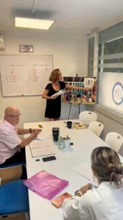 🇫🇷 Así se vive una clase en Côté France.

Aprender francés es mucho más que estudiar un idioma. Es conversar, practicar, equivocarse, reír... y disfrutar cada avance en un ambiente dinámico y 100% en francés. ✨

📍 Clases presenciales
• Providencia
• Chapultepec

💻 Cursos online en vivo
Aprende desde cualquier parte de México o del mundo.

🎁 Agenda tu clase de prueba gratuita y descubre por qué desde hace más de 15 años somos una de las escuelas de francés de referencia en Guadalajara.

📲 Envíanos un mensaje y te ayudamos a encontrar el curso ideal para ti.

#CôtéFrance #AprenderFrancés #Francés #Guadalajara #FrancésOnline #ClasesDeFrancés #HablaFrancés #Francia #CoursDeFrançais